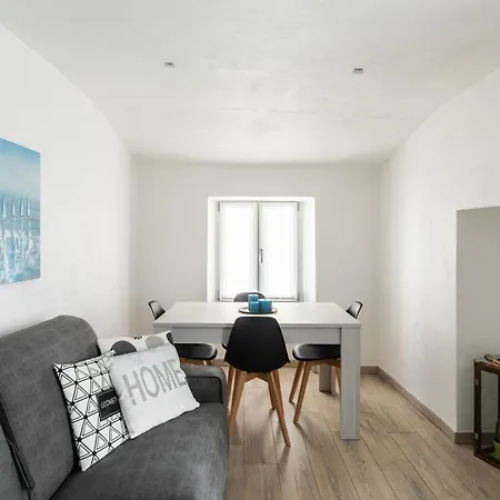 La Terrazza Sul Di Con Garage Apartament *