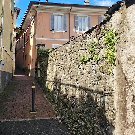 Vista Con Terrazza