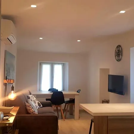 La Terrazza Sul Di Con Garage アパート