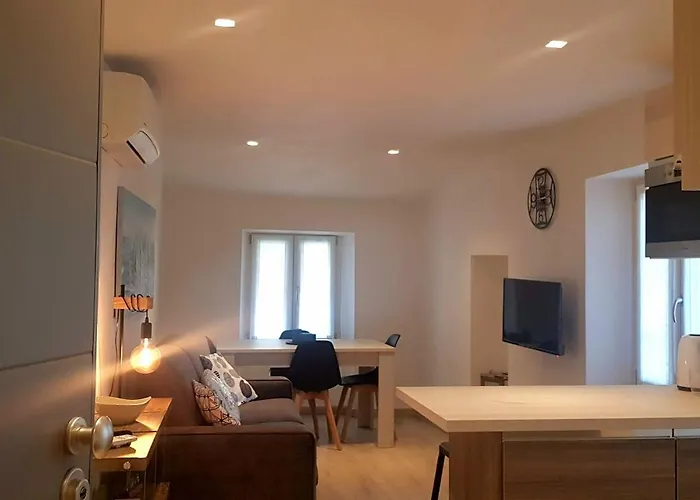 La Terrazza Sul Di Con Garage شقة