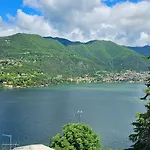 Vista Lago Como Con Terrazza
